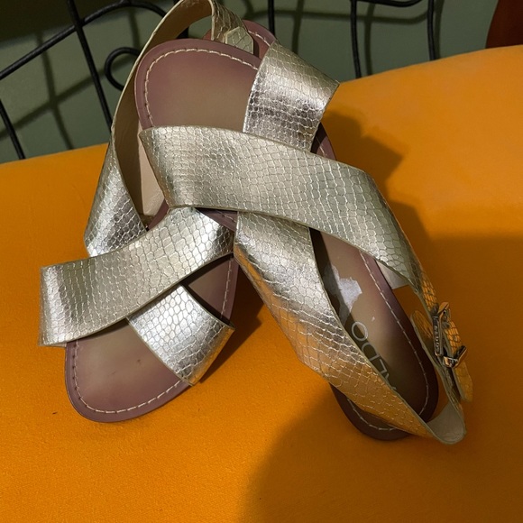 Sandals - Picture 2 of 2